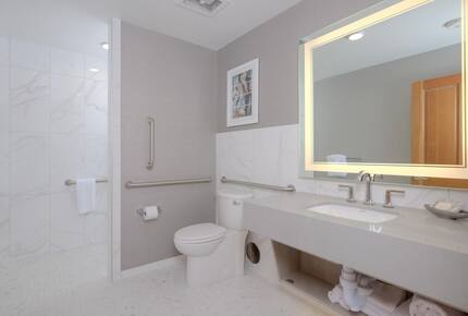 Summit Hotel Suite Ski-In/Ski-Out with Pool, Fitness, Spa - Big Sky, Montana