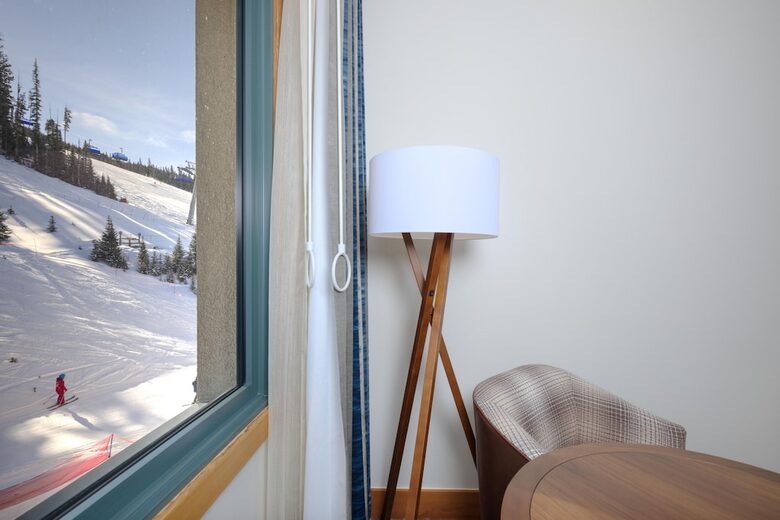 Summit Hotel Suite Ski-In/Ski-Out with Pool, Fitness, Spa - Big Sky, Montana