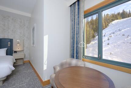 Summit Hotel Suite Ski-In/Ski-Out with Pool, Fitness, Spa - Big Sky, Montana
