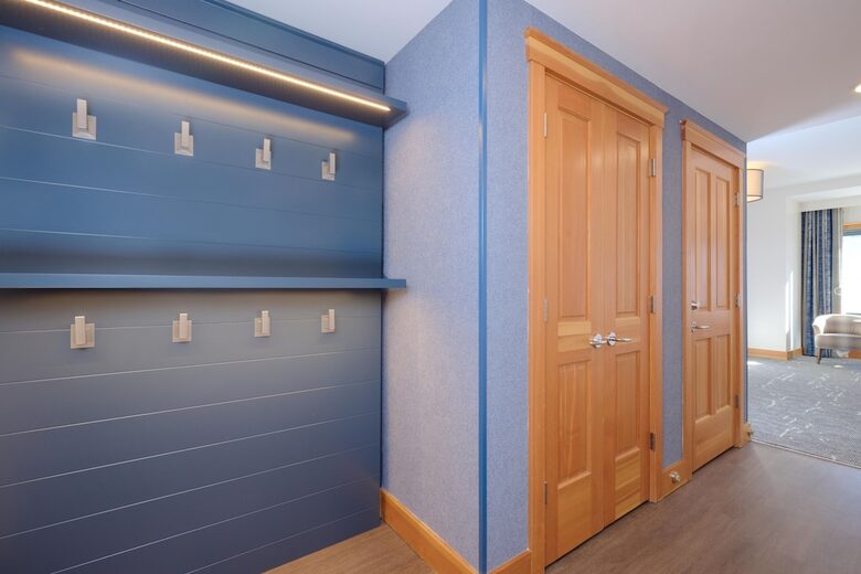 Summit Hotel Suite Ski-In/Ski-Out with Pool, Fitness, Spa - Big Sky, Montana