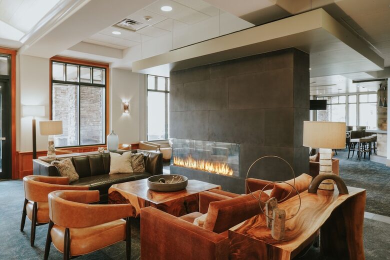 Summit Hotel Suite Ski-In/Ski-Out with Pool, Fitness, Spa - Big Sky, Montana