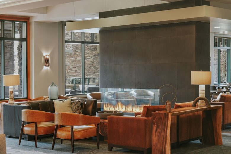 Summit Hotel Suite Ski-In/Ski-Out with Pool, Fitness, Spa - Big Sky, Montana