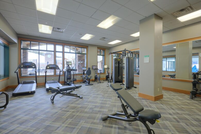 Summit Hotel Suite Ski-In/Ski-Out with Pool, Fitness, Spa - Big Sky, Montana