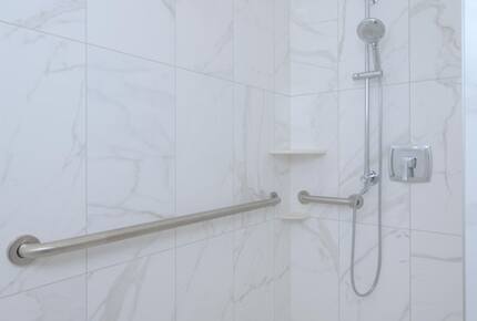 Summit Hotel Suite Ski-In/Ski-Out with Pool, Fitness, Spa - Big Sky, Montana