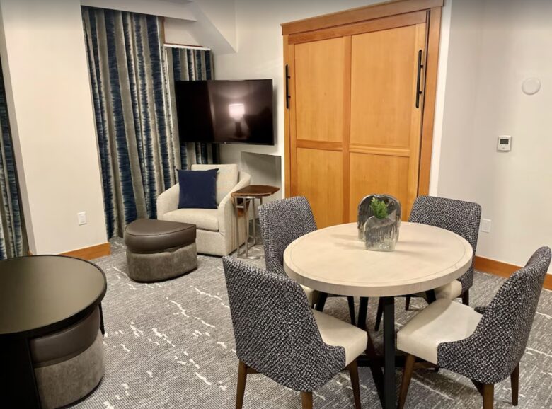 Summit Hotel Suite Ski-In/Ski-Out with Pool, Fitness, Spa - Big Sky, Montana