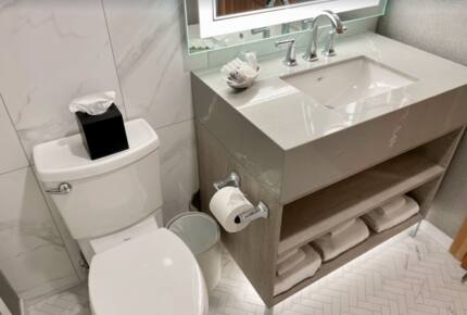 Summit Hotel Suite Ski-In/Ski-Out with Pool, Fitness, Spa - Big Sky, Montana