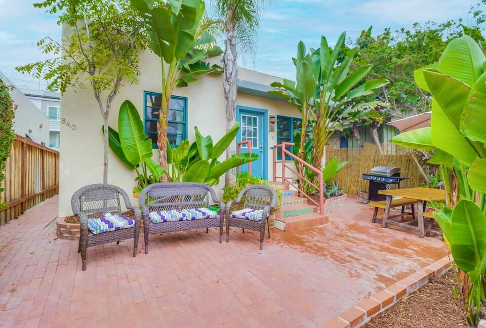 Mermaid's Cove Nestled Between Beach and Bay! - San Diego, California