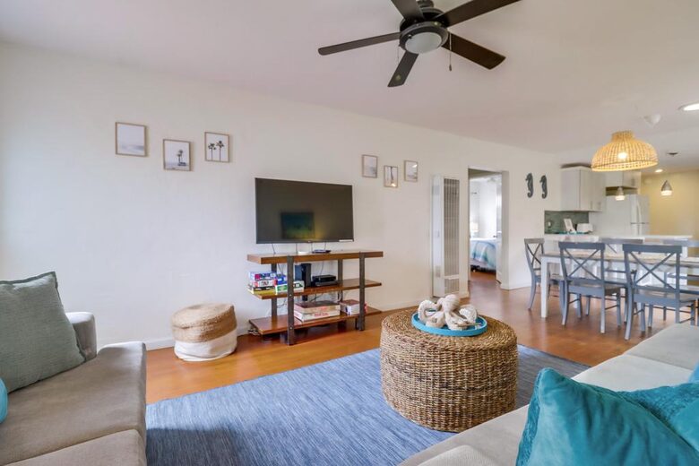 Mermaid's Cove Nestled Between Beach and Bay! - San Diego, California