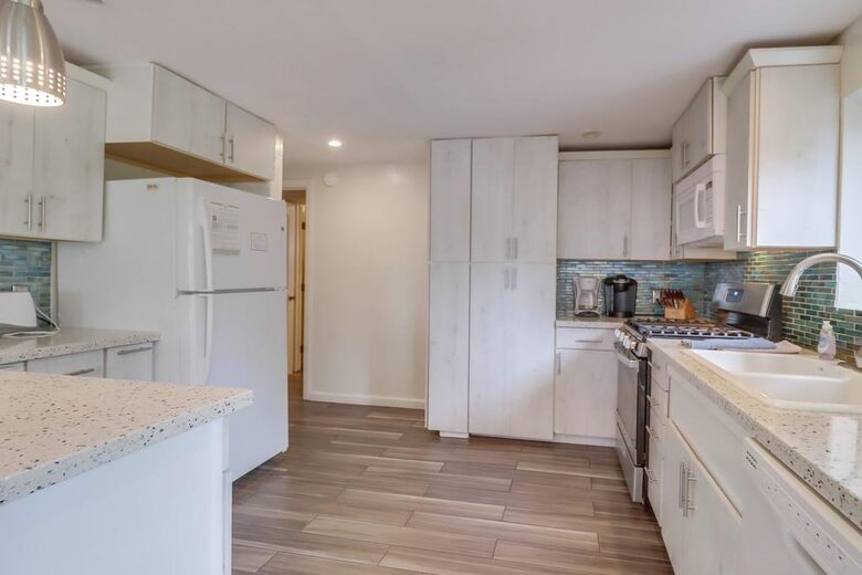 Mermaid's Cove Nestled Between Beach and Bay! - San Diego, California