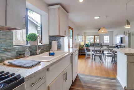 Mermaid's Cove Nestled Between Beach and Bay! - San Diego, California