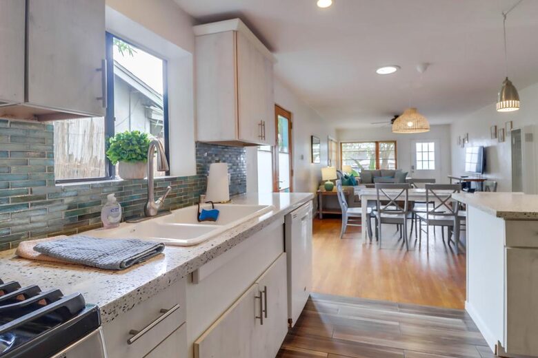 Mermaid's Cove Nestled Between Beach and Bay! - San Diego, California