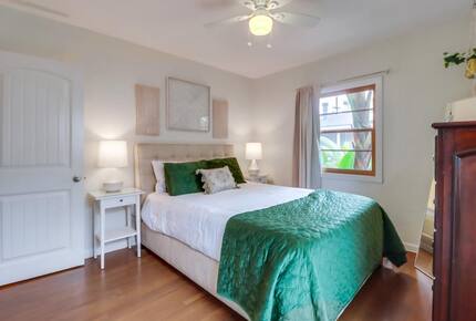 Mermaid's Cove Nestled Between Beach and Bay! - San Diego, California