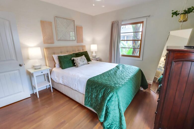 Mermaid's Cove Nestled Between Beach and Bay! - San Diego, California