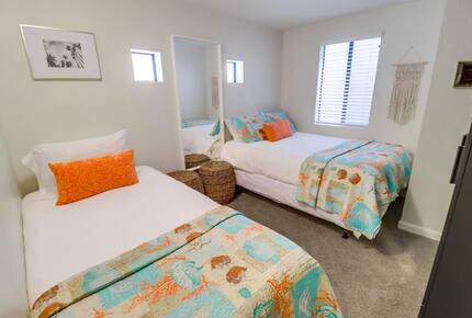 Mermaid's Cove Nestled Between Beach and Bay! - San Diego, California