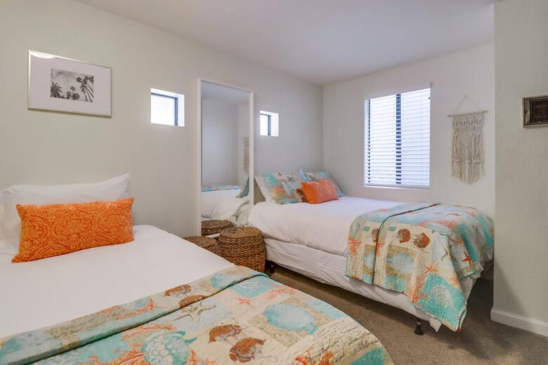 Mermaid's Cove Nestled Between Beach and Bay! - San Diego, California