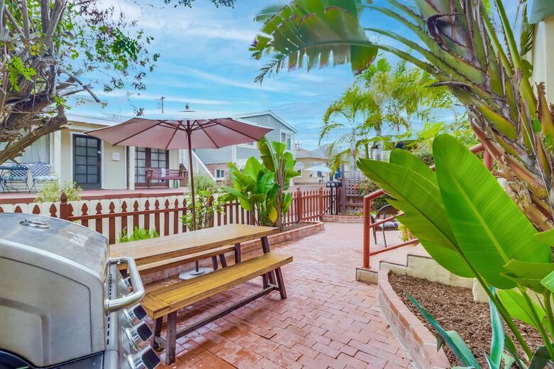 Mermaid's Cove Nestled Between Beach and Bay! - San Diego, California