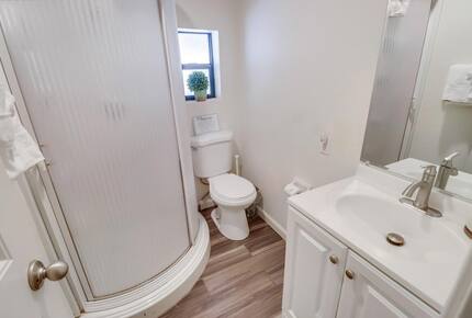 Mermaid's Cove Nestled Between Beach and Bay! - San Diego, California