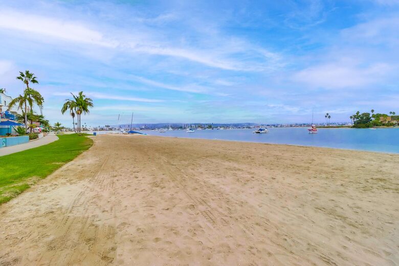 Mermaid's Cove Nestled Between Beach and Bay! - San Diego, California