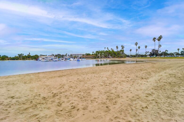 Mermaid's Cove Nestled Between Beach and Bay! - San Diego, California