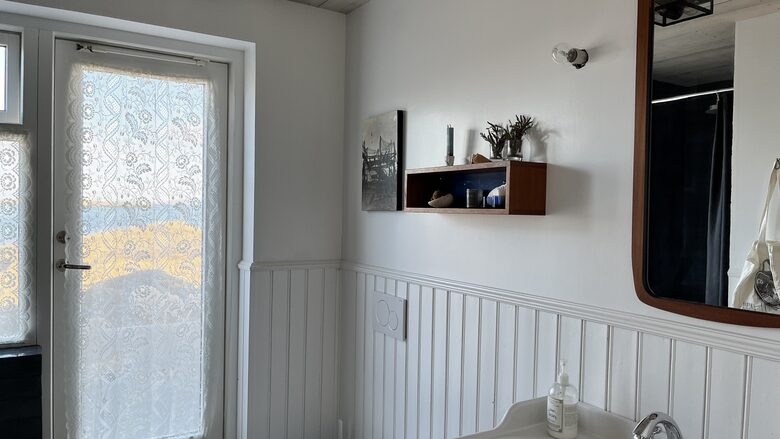 Two-story house by the sea - Stykkishólmur, Iceland