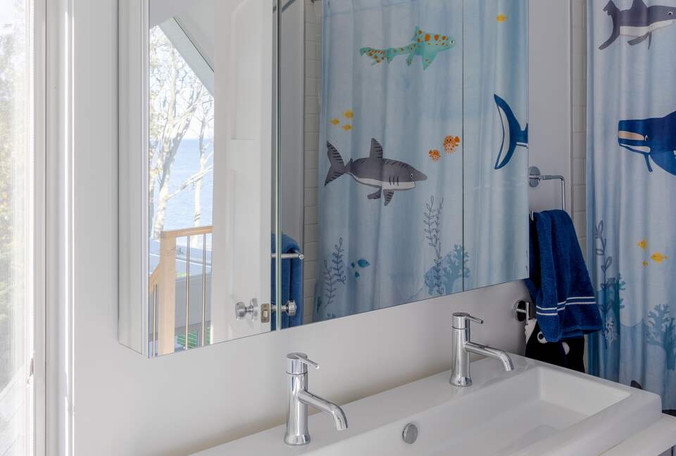 Peconic Bay Beach-Front Home - Hampton Bays, New York