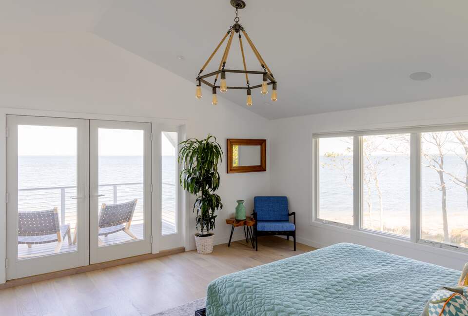 Peconic Bay Beach-Front Home - Hampton Bays, New York