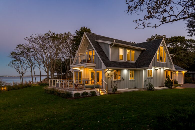 Peconic Bay Beach-Front Home - Hampton Bays, New York