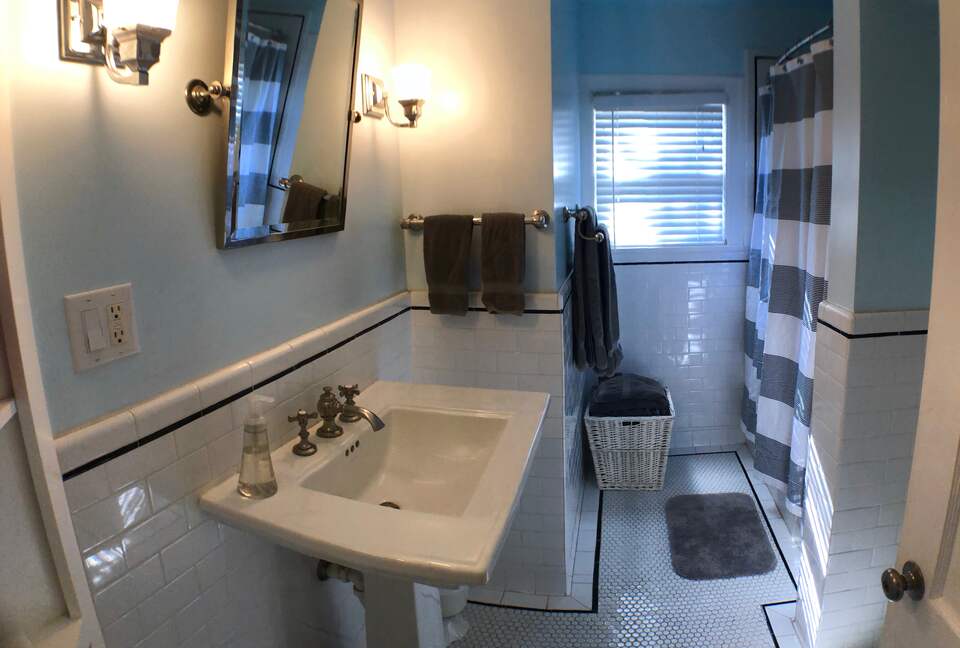 Travis Heights Charming Gem - Austin, Texas