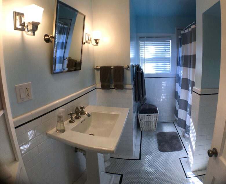 Travis Heights Charming Gem - Austin, Texas