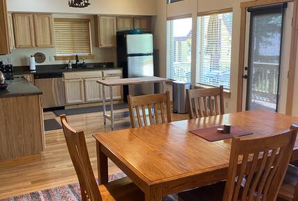 Family Friendly Cabin just 5 mins drive to Suncadia resort, 25 mins drive to Snoqualmie for skiing - Ronald, Washington