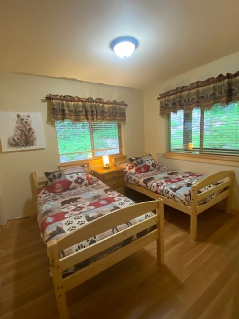 Family Friendly Cabin just 5 mins drive to Suncadia resort, 25 mins drive to Snoqualmie for skiing - Ronald, Washington