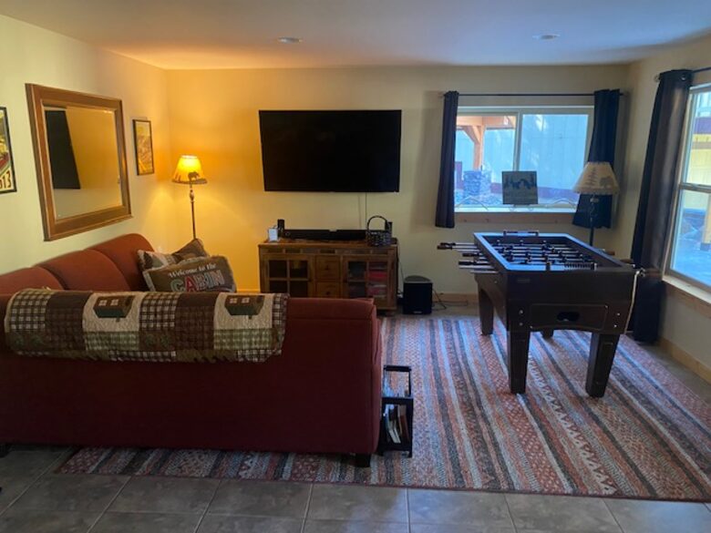 Family Friendly Cabin just 5 mins drive to Suncadia resort, 25 mins drive to Snoqualmie for skiing - Ronald, Washington