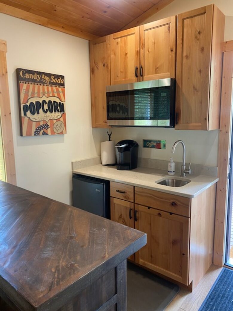 Family Friendly Cabin just 5 mins drive to Suncadia resort, 25 mins drive to Snoqualmie for skiing - Ronald, Washington