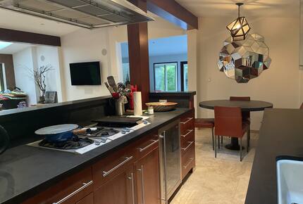 California Om, San Francisco Bay Area Getaway - Hillsborough, California