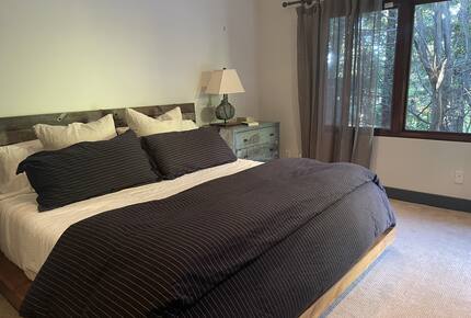 California Om, San Francisco Bay Area Getaway - Hillsborough, California