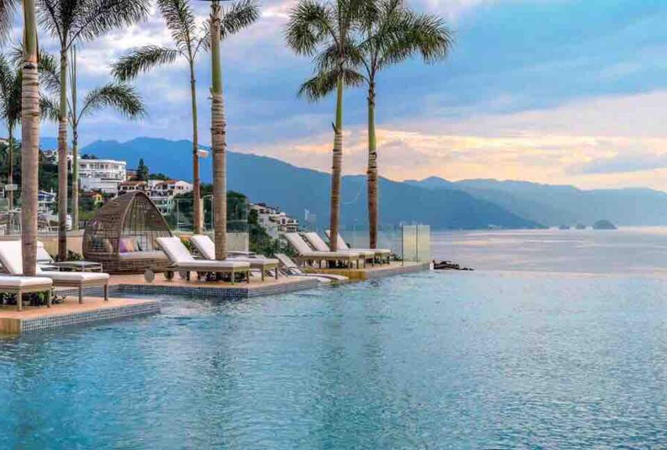 Sayan Beach | 8th floor Oceanfront Corner Villa - Puerto Vallarta, Mexico