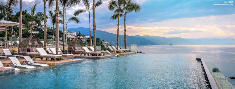 Sayan Beach | 8th floor Oceanfront Corner Villa - Puerto Vallarta, Mexico