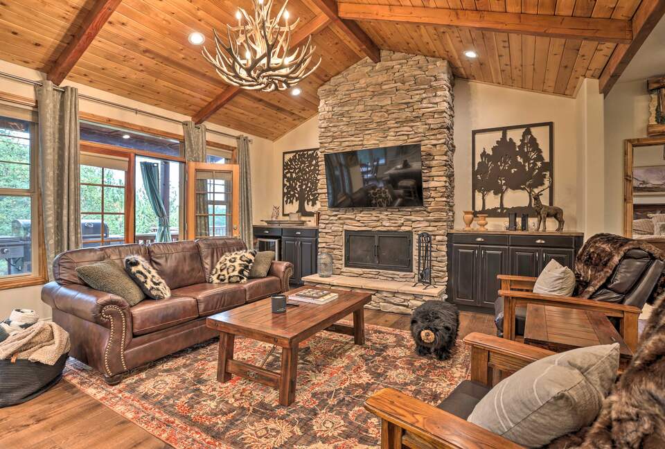 Rustic Mountain Retreat | Near Big Bear Lake! - Big Bear Lake, California