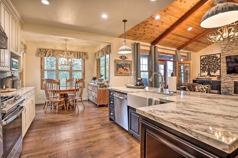 Rustic Mountain Retreat | Near Big Bear Lake! - Big Bear Lake, California