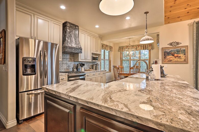 Rustic Mountain Retreat | Near Big Bear Lake! - Big Bear Lake, California