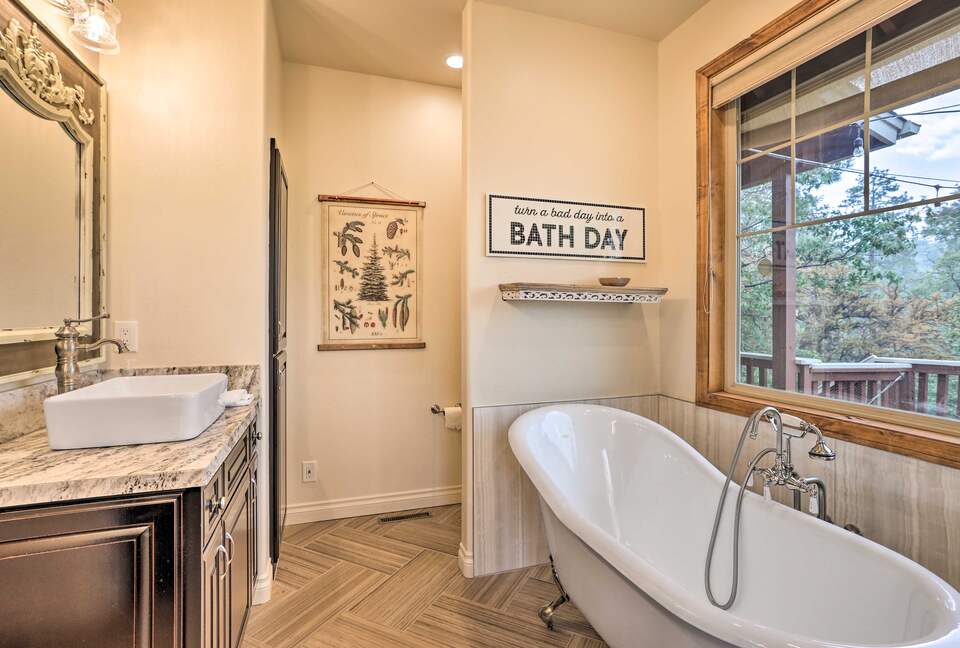 Rustic Mountain Retreat | Near Big Bear Lake! - Big Bear Lake, California