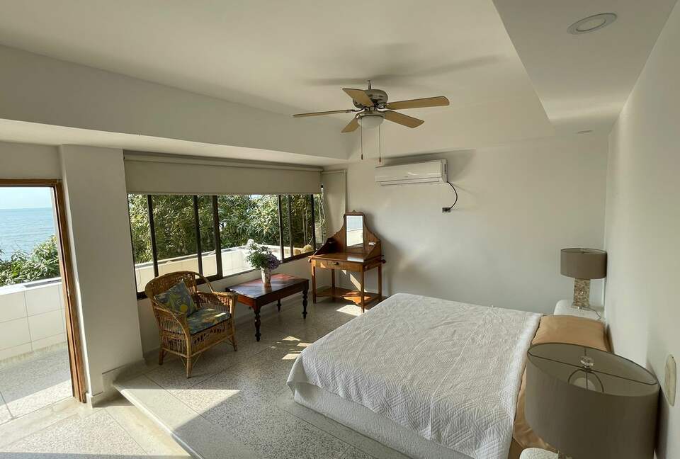 Villa Tanga Oceanfront Getaway - Santa Marta, Colombia