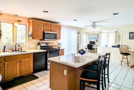 Charming Sandy Neck Beach House - Sandwich, Massachusetts