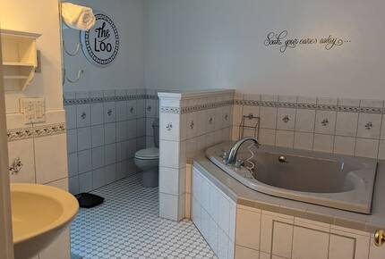 Charming Sandy Neck Beach House - Sandwich, Massachusetts