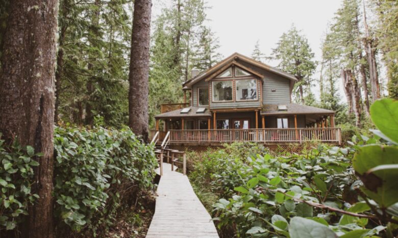 Rainforest Waterfront Gem on Jensen's Bay - Tofino, Canada