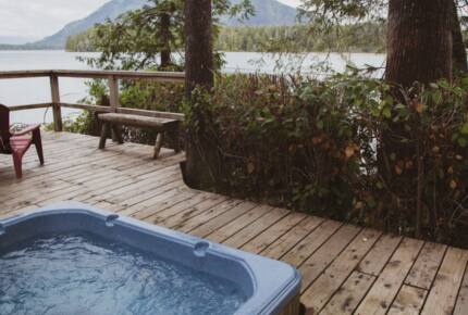 Rainforest Waterfront Gem on Jensen's Bay - Tofino, Canada