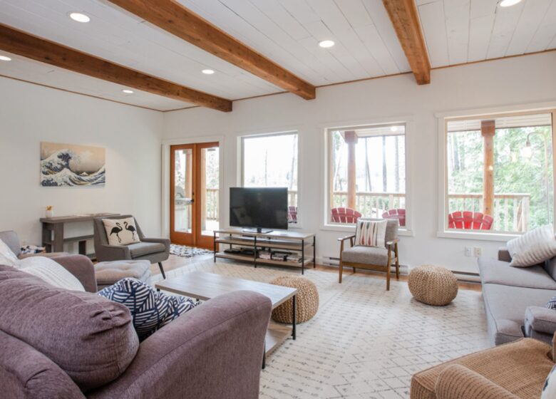 Rainforest Waterfront Gem on Jensen's Bay - Tofino, Canada