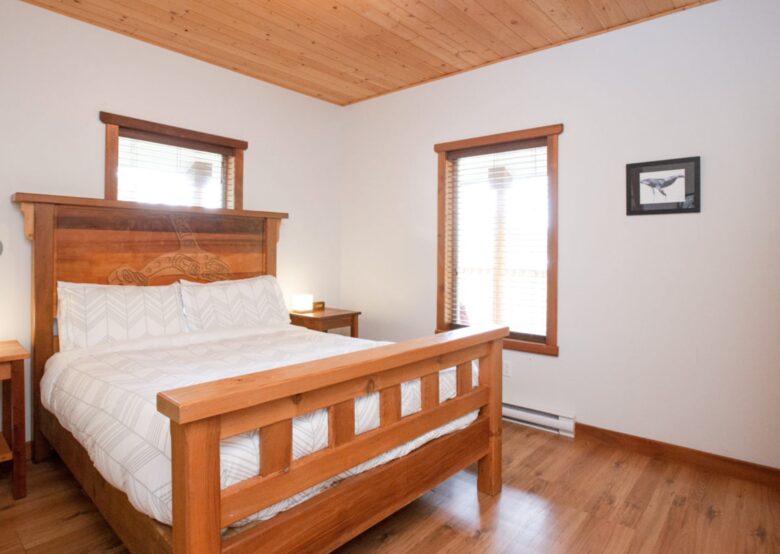 Rainforest Waterfront Gem on Jensen's Bay - Tofino, Canada