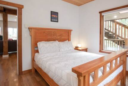 Rainforest Waterfront Gem on Jensen's Bay - Tofino, Canada