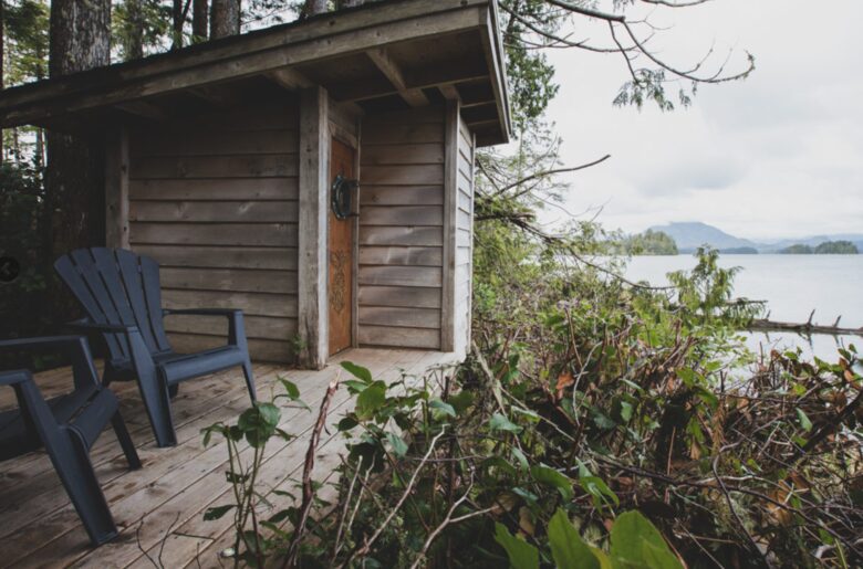Rainforest Waterfront Gem on Jensen's Bay - Tofino, Canada